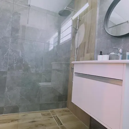 Nissi Avenue 64 2 - Luxcyservices *